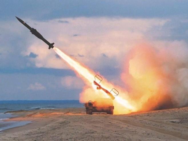 Şimali Koreya ballistik raket atdı