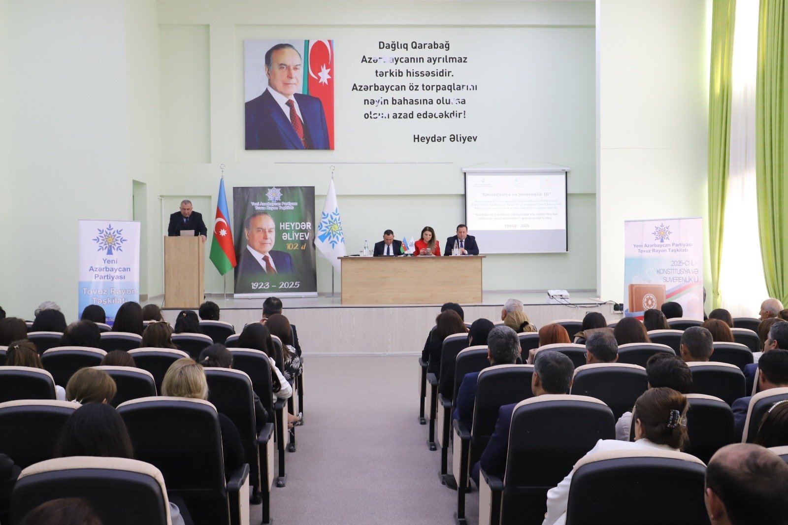 Tovuzda “Konstitusiya və Suverenlik İli” çərçivəsində ulu öndər Heydər Əliyevin təhsil sahəsində xidmətlərinə həsr olunmuş tədbir keçirilib