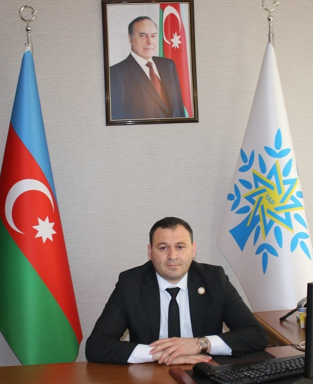 Şərqdə və müsəlman dünyasında ilk demokratik dövlət